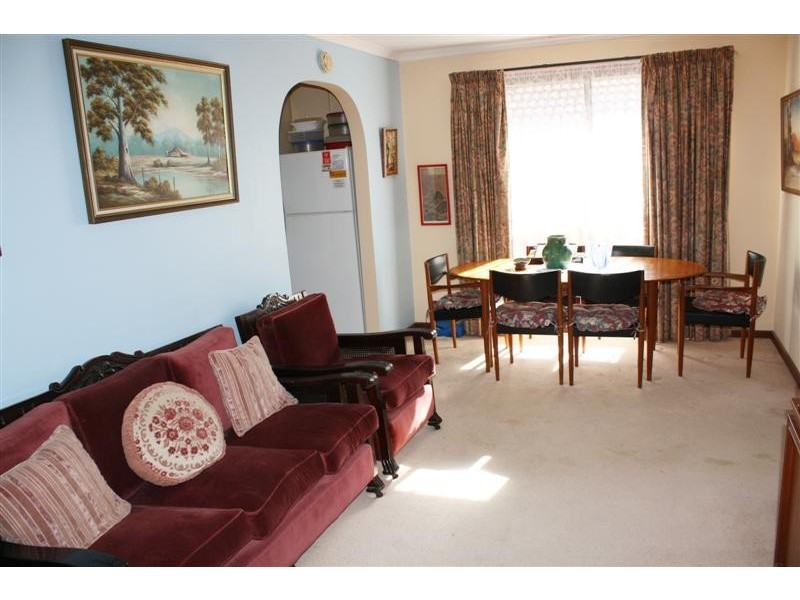 Unit 1/84 Hamilton Street, Gisborne VIC 3437