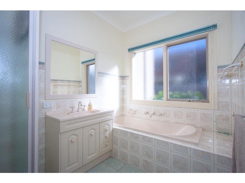 13 Dalray Crescent, New Gisborne VIC 3438