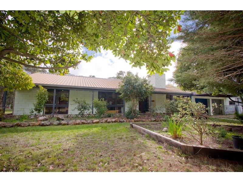 92 COFFEY RD, Bullengarook VIC 3437