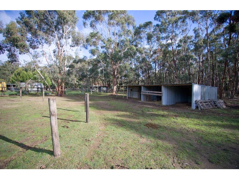 92 COFFEY RD, Bullengarook VIC 3437