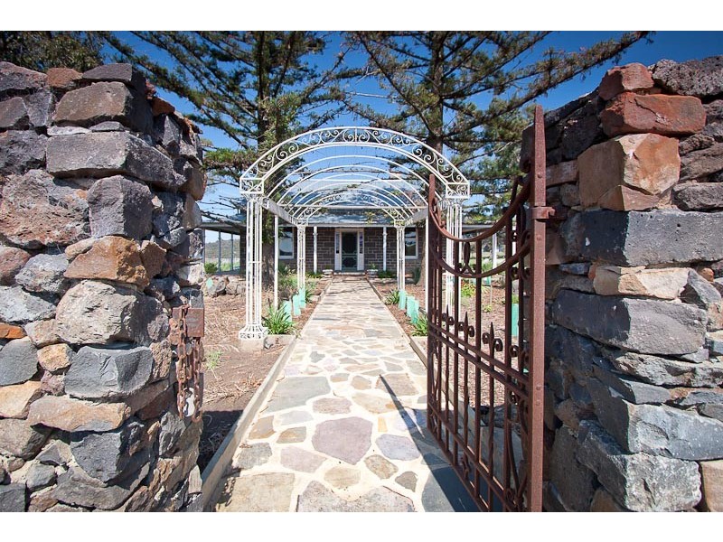 416 BLACKHILL RD., Toolern Vale VIC 3337