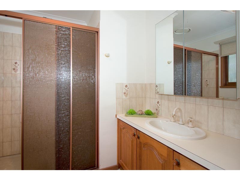 12 Bowkett Close, Romsey VIC 3434