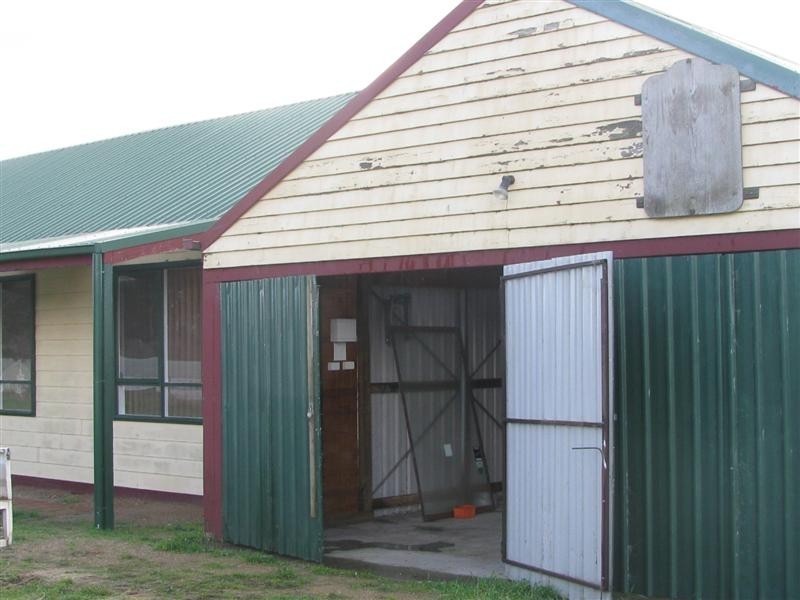 36 Russells Road, Woodend VIC 3442