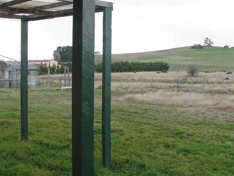 36 Russells Road, Woodend VIC 3442