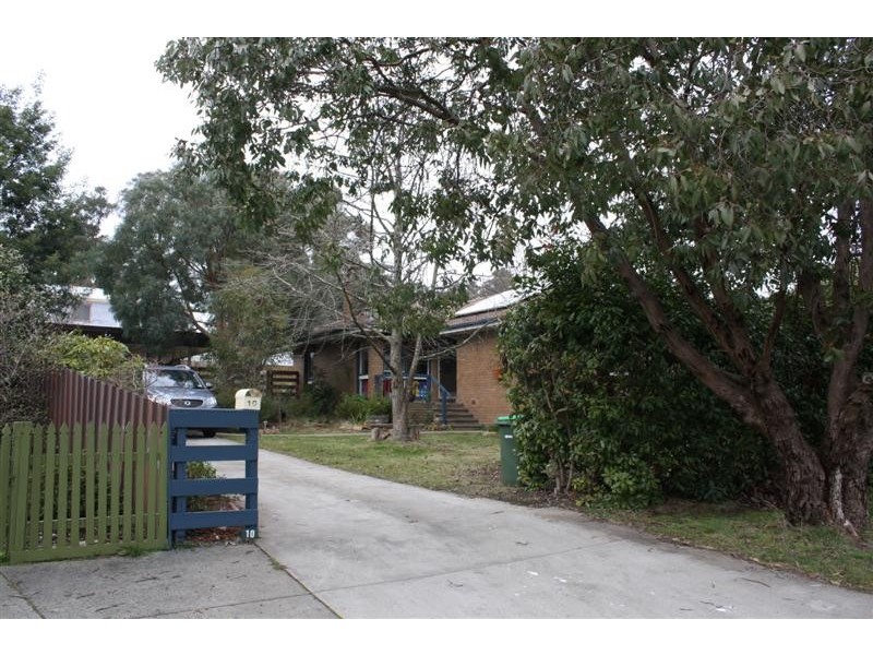 10 Peter Godden Drive, Woodend VIC 3442