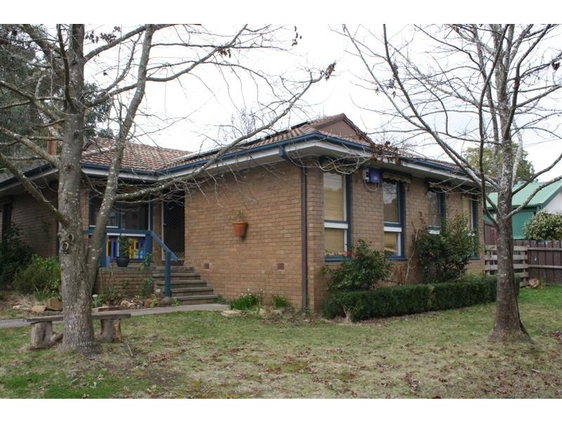 10 Peter Godden Drive, Woodend VIC 3442