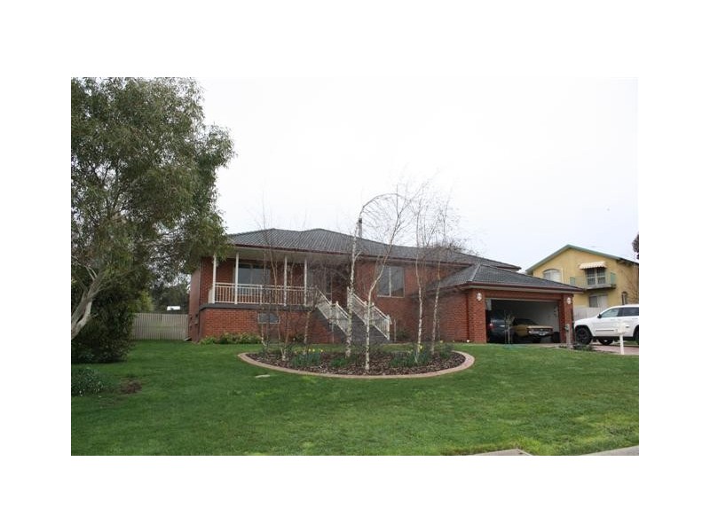 13 Olivia court, Gisborne VIC 3437