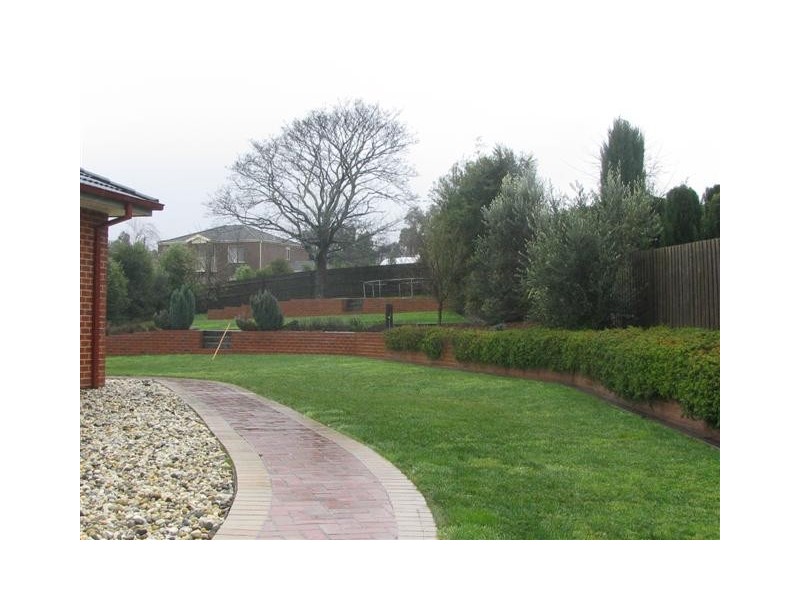 13 Olivia court, Gisborne VIC 3437