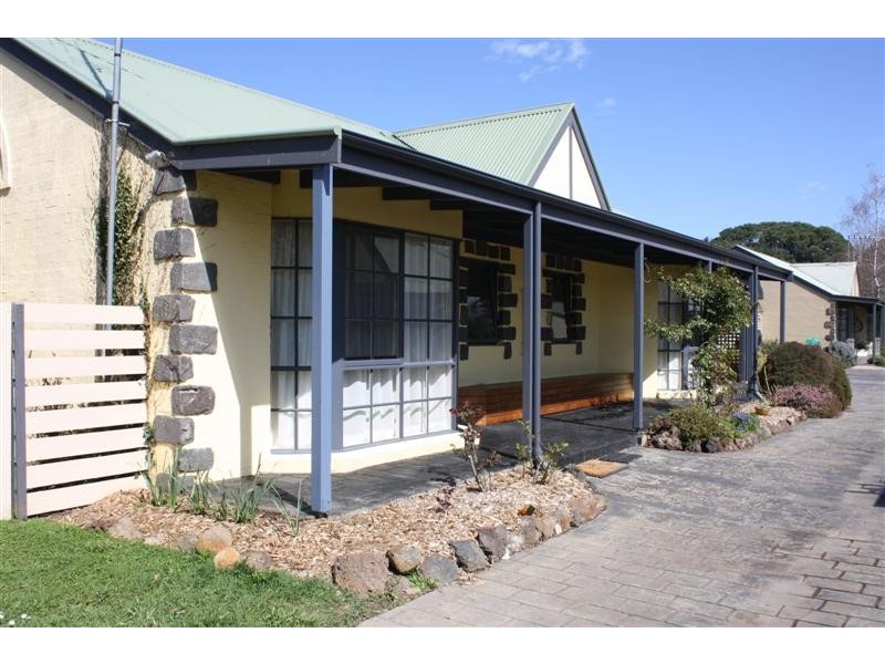 4/16 Carlisle Street, Woodend VIC 3442