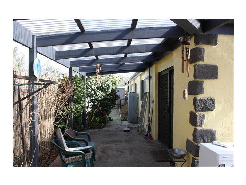 4/16 Carlisle Street, Woodend VIC 3442