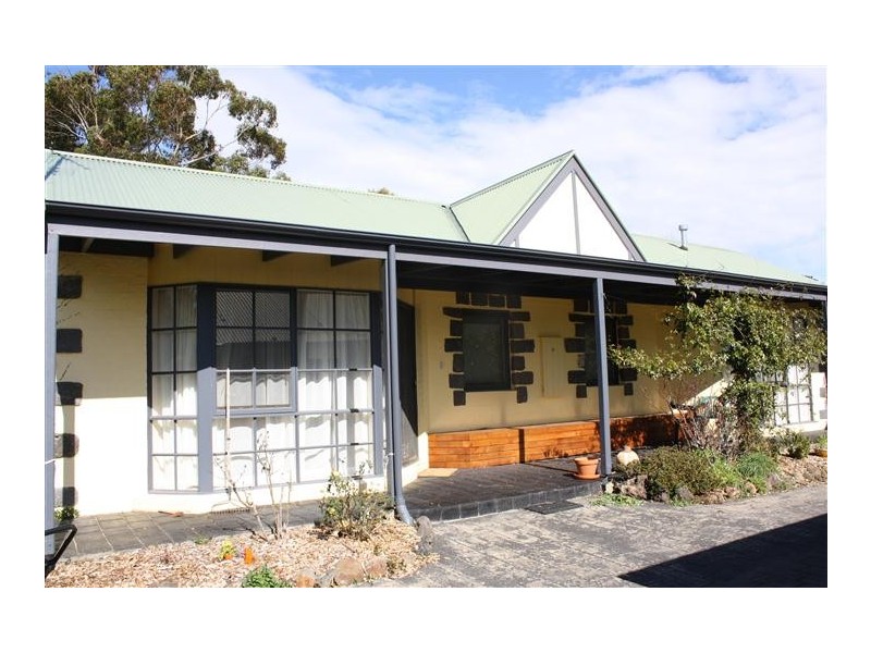 4/16 Carlisle Street, Woodend VIC 3442