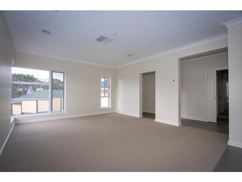 2/56 Goode Street, Gisborne VIC 3437
