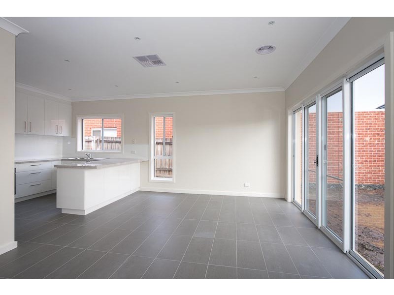 2/56 Goode Street, Gisborne VIC 3437