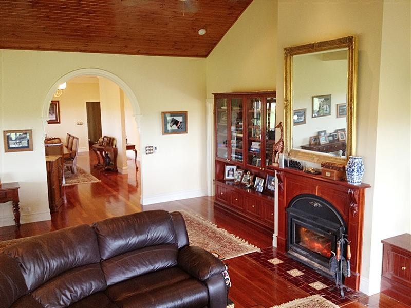 568 DOOLINS ROAD, Darraweit Guim VIC 3756