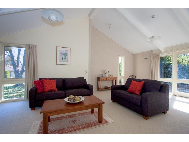 25 Grant Ave, Gisborne VIC 3437