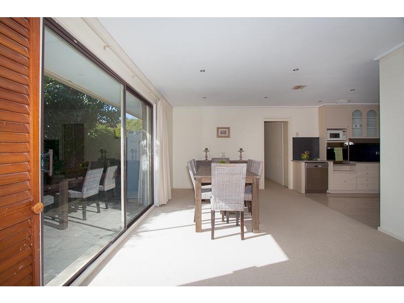 25 Grant Ave, Gisborne VIC 3437