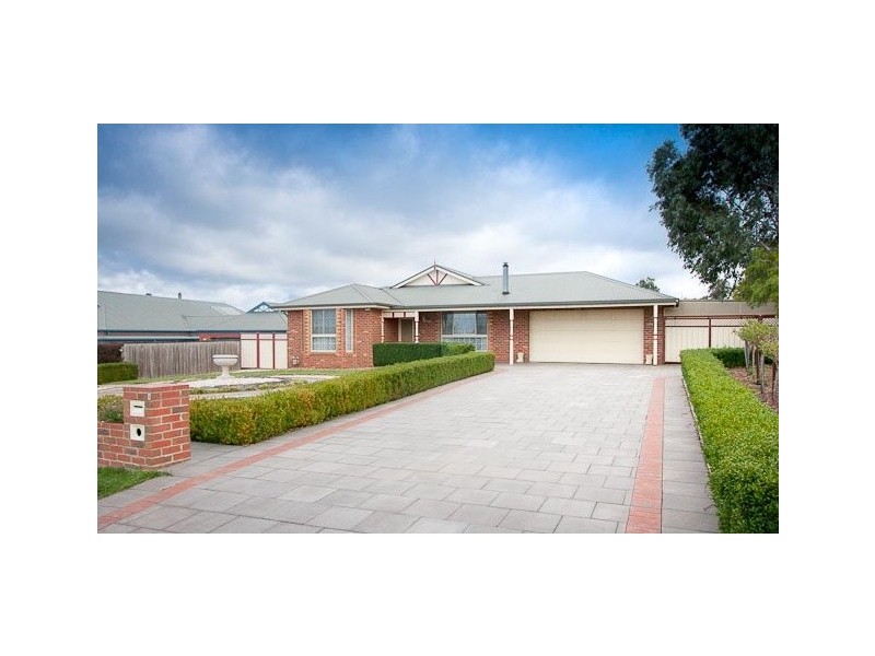 8 Jacksons Creek Way, Gisborne VIC 3437