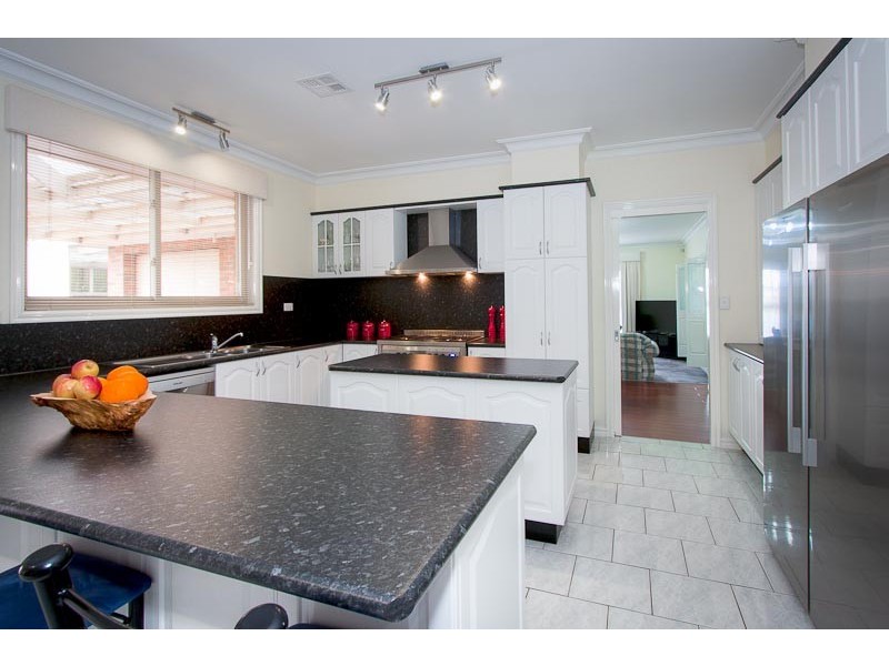 8 Jacksons Creek Way, Gisborne VIC 3437