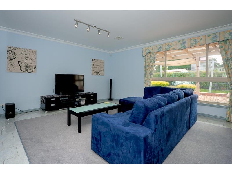 8 Jacksons Creek Way, Gisborne VIC 3437