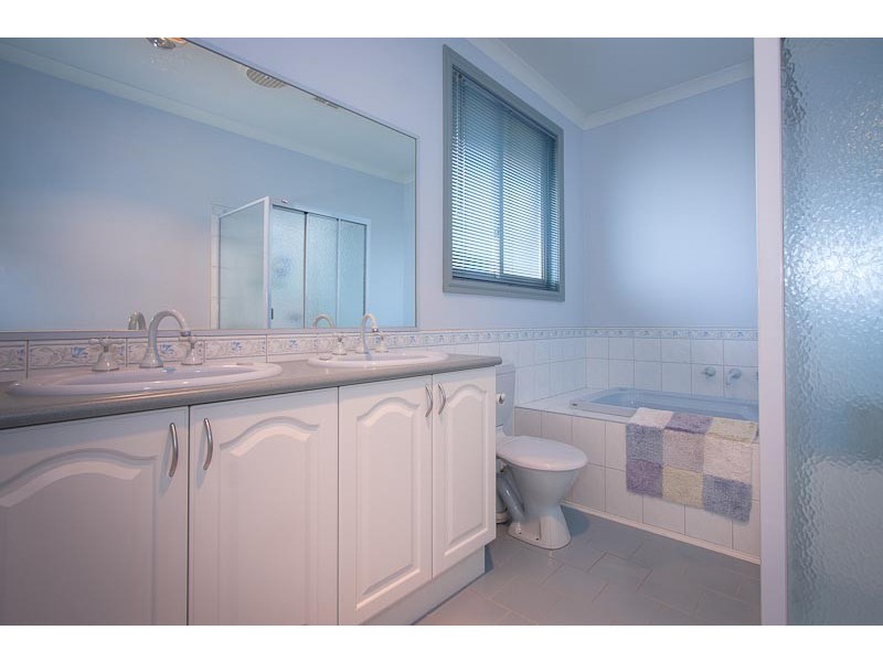 8 Jacksons Creek Way, Gisborne VIC 3437