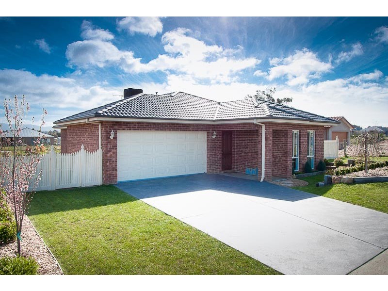 3 Thomas Place, Gisborne VIC 3437