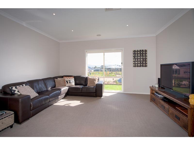 3 Thomas Place, Gisborne VIC 3437