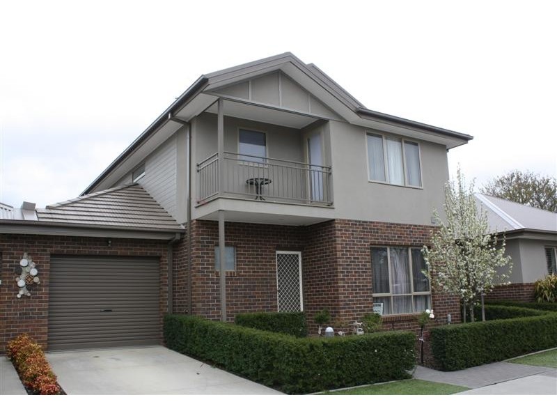 Unit 2-11 Rodney Street, Gisborne VIC 3437