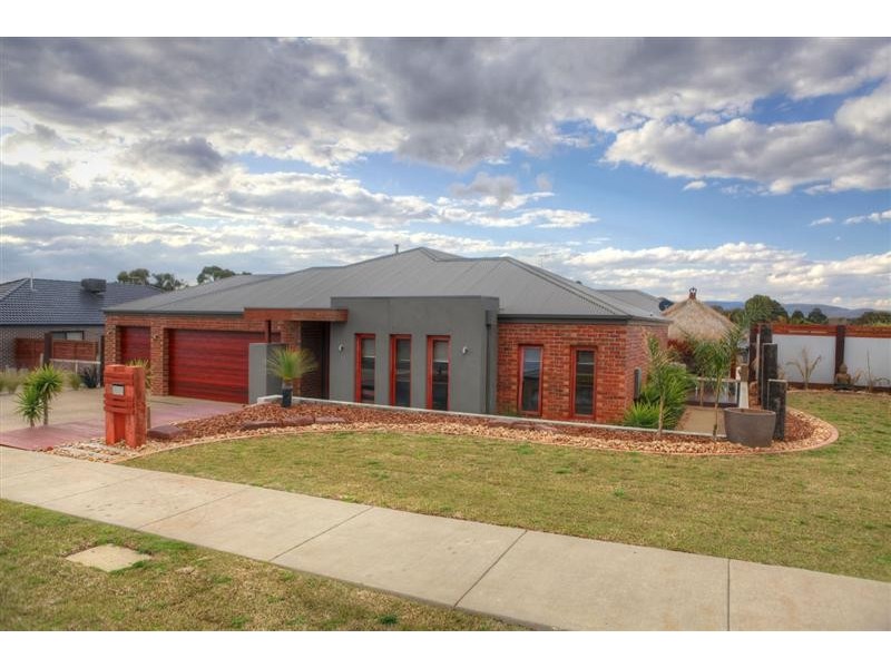 10 Francis Crescent, Gisborne VIC 3437