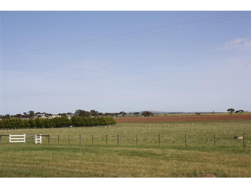 1301 HOLDEN RD, Toolern Vale VIC 3337