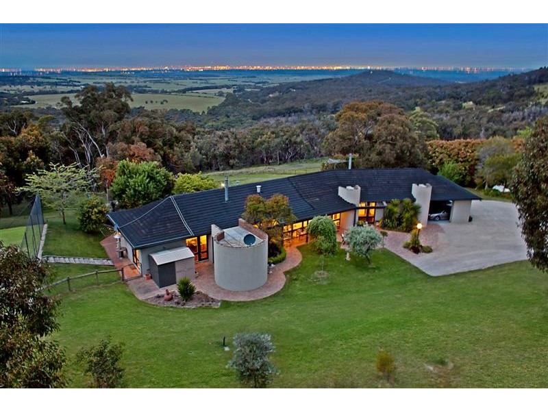 121 BENSON ROAD, Gisborne South VIC 3437