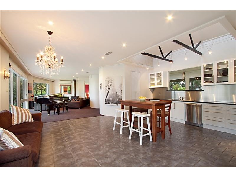 121 BENSON ROAD, Gisborne South VIC 3437