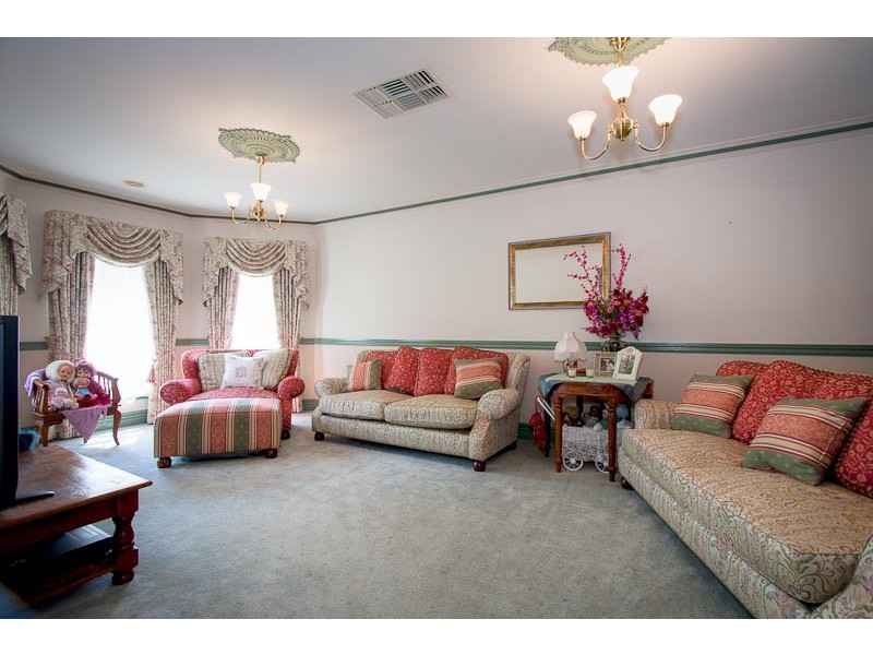 10 Dalray Crescent, New Gisborne VIC 3438