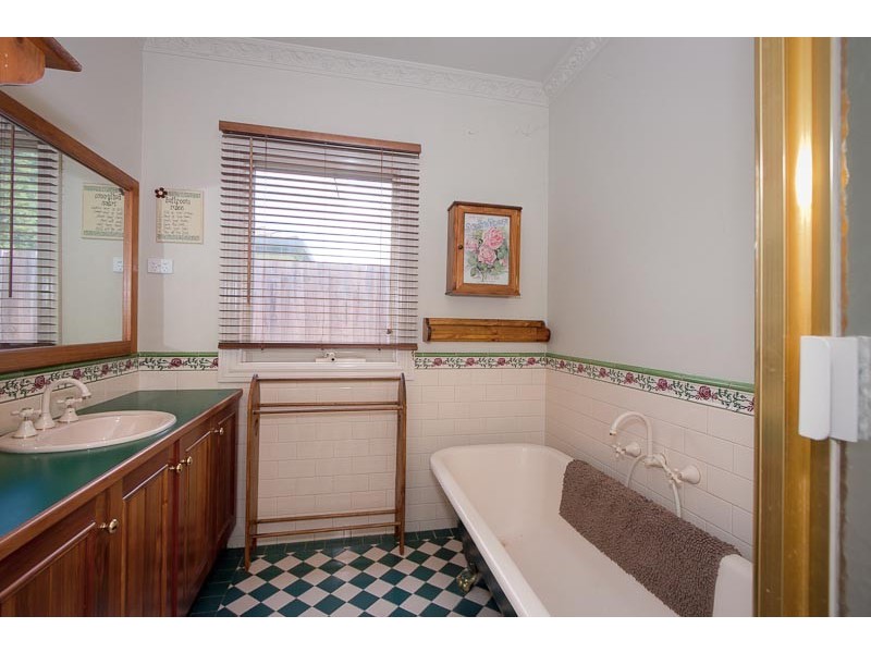 10 Dalray Crescent, New Gisborne VIC 3438