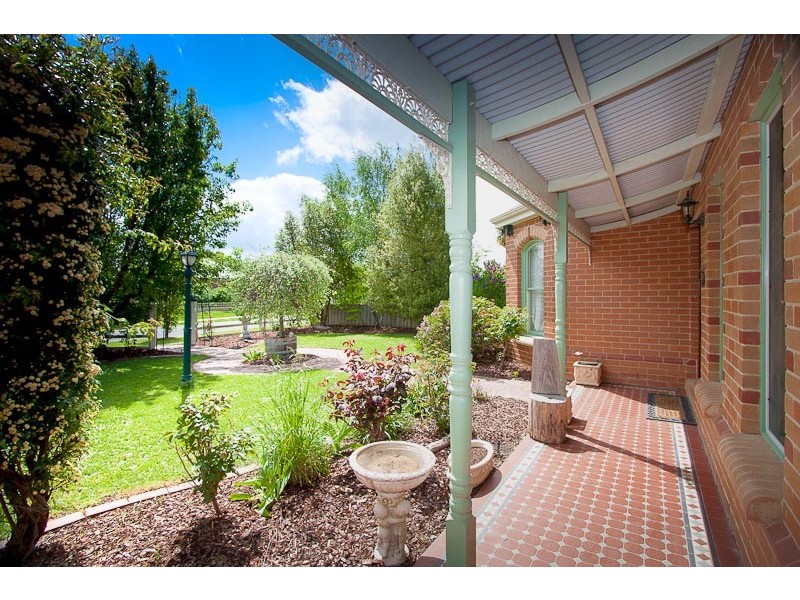 10 Dalray Crescent, New Gisborne VIC 3438