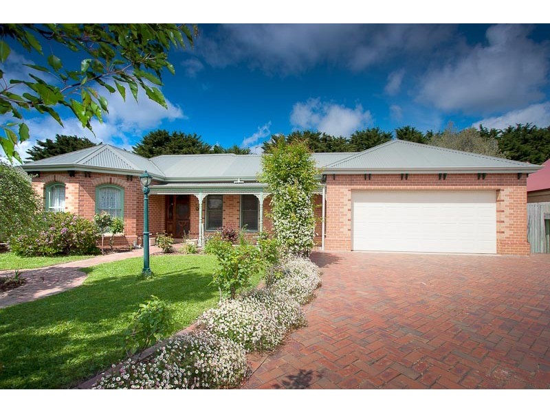 10 Dalray Crescent, New Gisborne VIC 3438