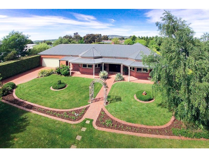 15 Skyline Drive, Gisborne VIC 3437