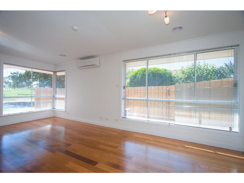 Unit 1/55 Stephen Street, Gisborne VIC 3437