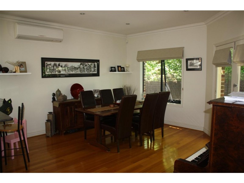 4/16 Calthorpe street, Gisborne VIC 3437