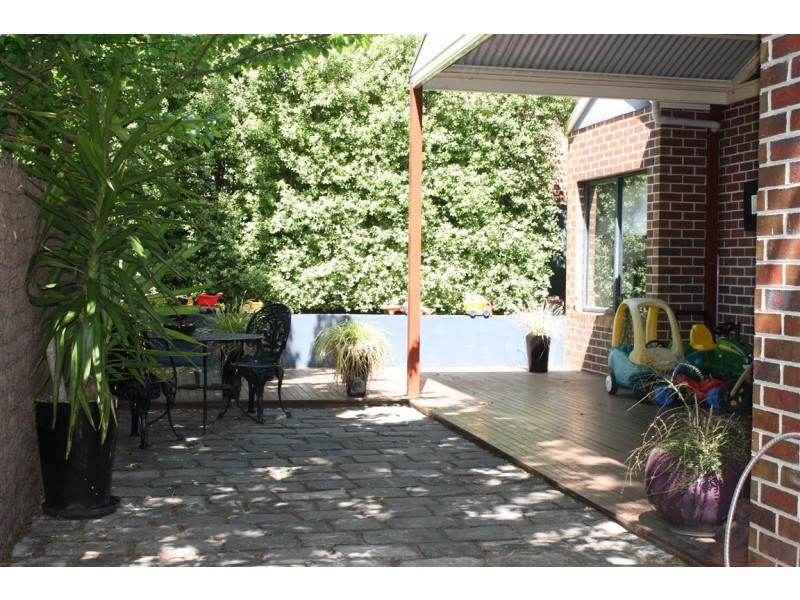 4/16 Calthorpe street, Gisborne VIC 3437