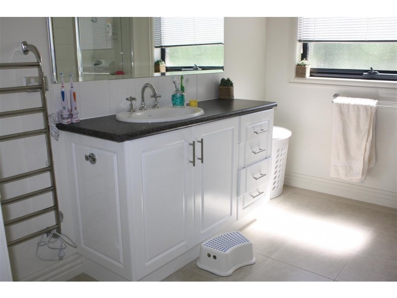 4/16 Calthorpe street, Gisborne VIC 3437