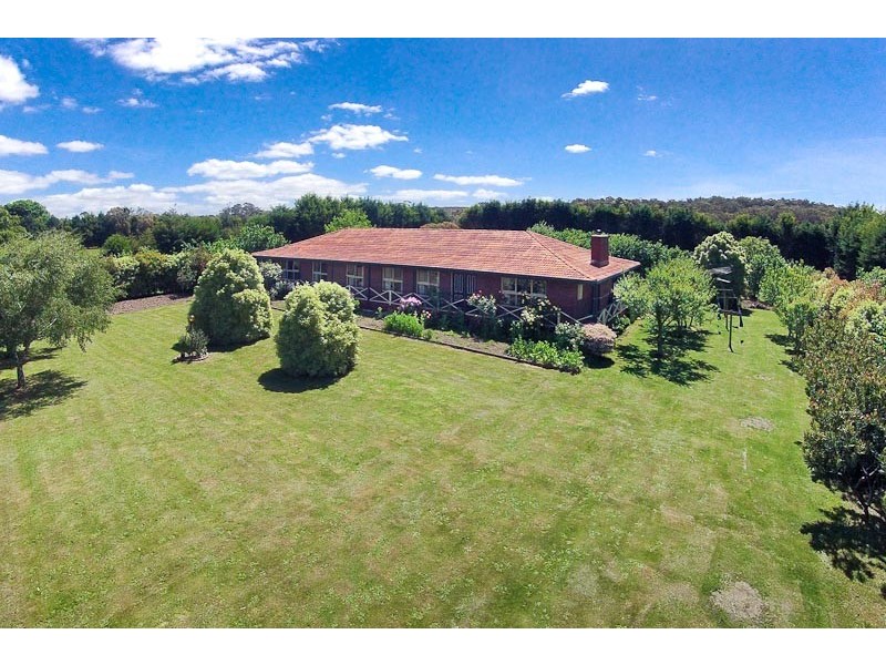 936 Bacchus Marsh Rd, Bullengarook VIC 3437
