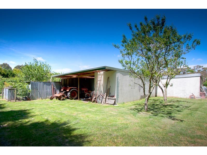 936 Bacchus Marsh Rd, Bullengarook VIC 3437
