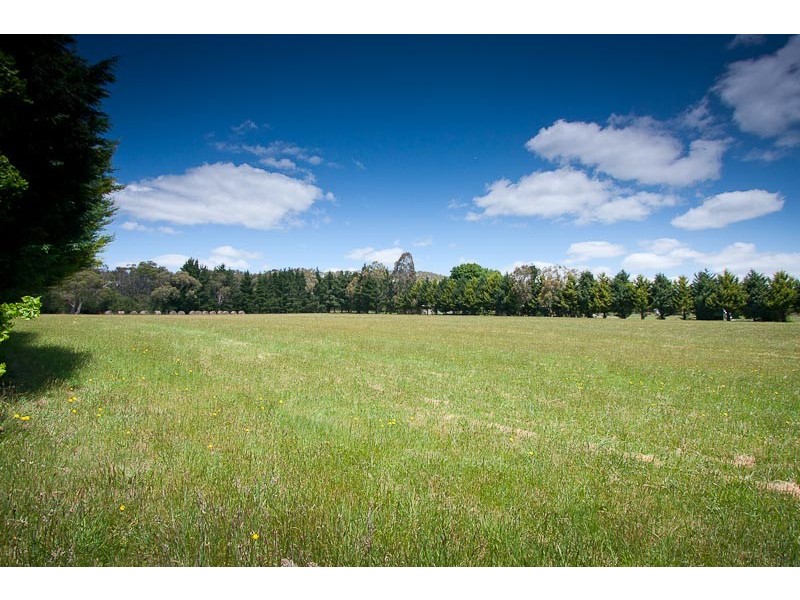 936 Bacchus Marsh Rd, Bullengarook VIC 3437