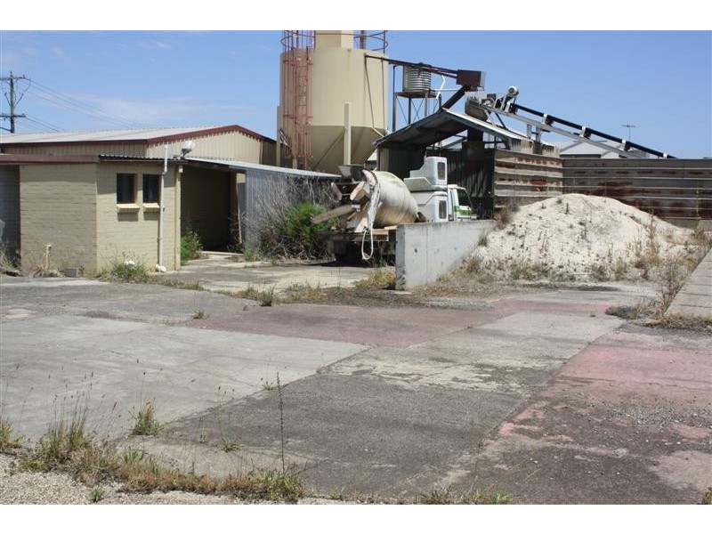 14 Norton Drive, Melton VIC 3337