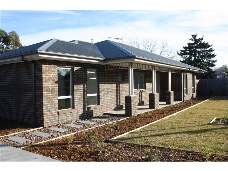 11 Morrow Rd, Gisborne VIC 3437