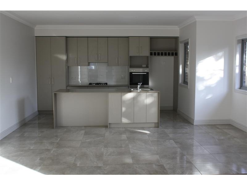 11 Morrow Rd, Gisborne VIC 3437