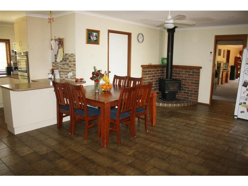 30 Melvins Road, Riddells Creek VIC 3431