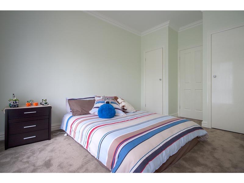 Unit 2/8 Howey Street, Gisborne VIC 3437