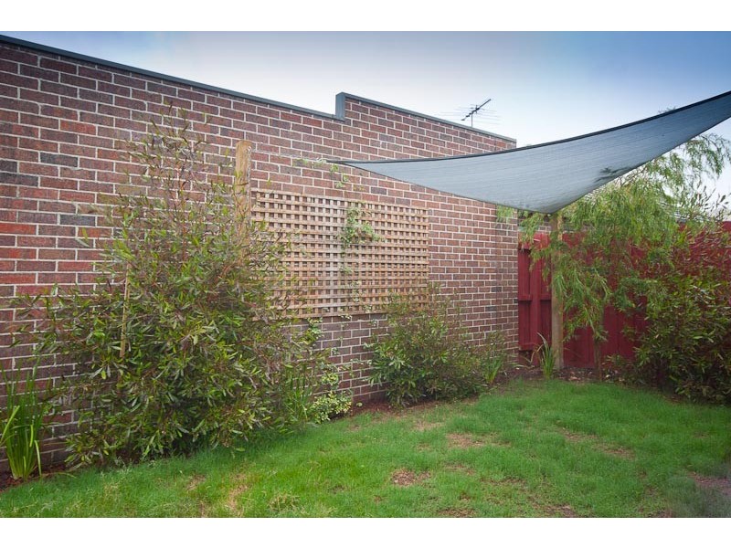 Unit 2/8 Howey Street, Gisborne VIC 3437