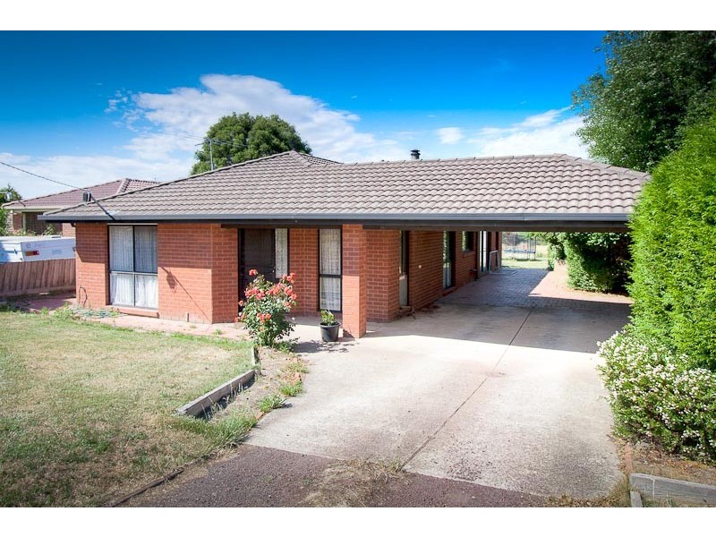 15 The Boulevard, Gisborne VIC 3437